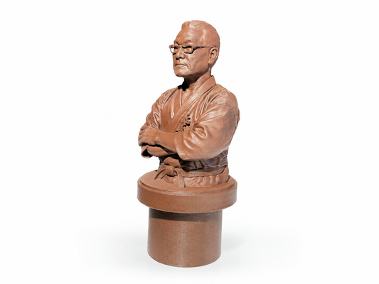 Busto Hatsuo Royama
