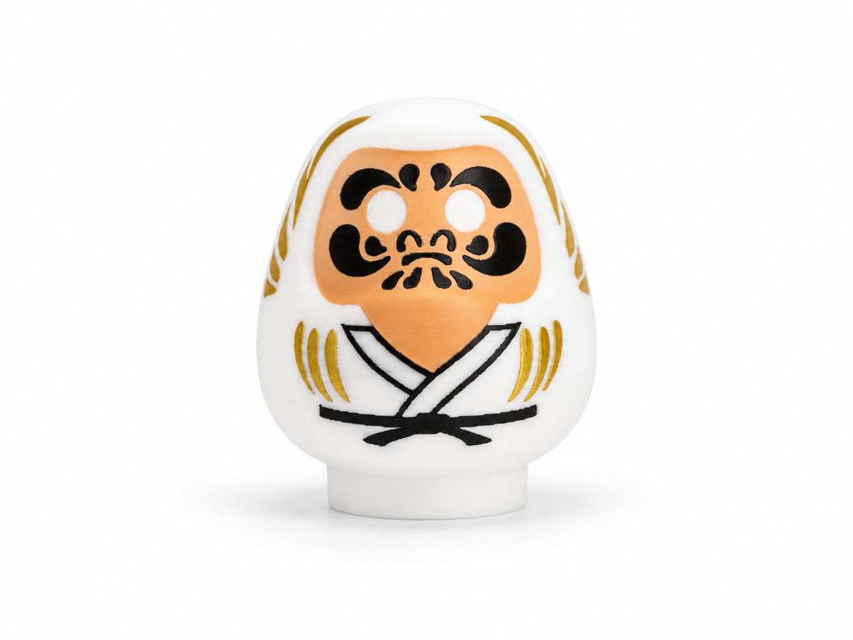 Daruma Dorado, vista frontal
