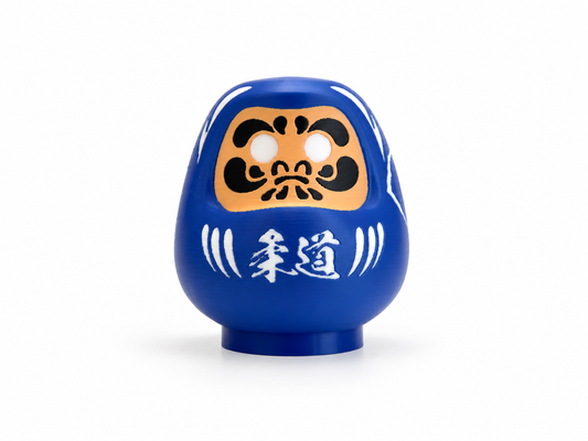 Daruma Judo azul, vista frontal